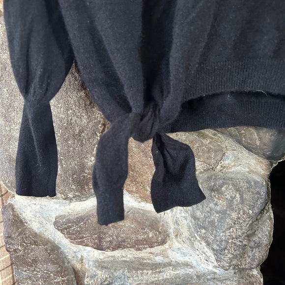EUC Elie Tahari Black Cashmere & Merino Wool Blend Tie Sweater, Size M - Picture 2 of 6